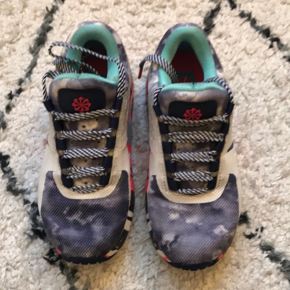 Nike Air Max boys size 11
